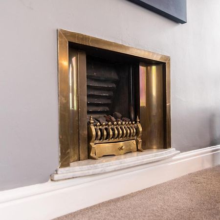 3 Bed Apartment - Perfect For Contractors Near Liverpool Airport Hale  Eksteriør bilde