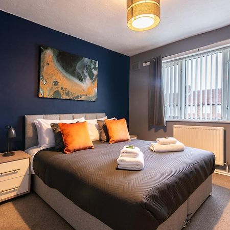 3 Bed Apartment - Perfect For Contractors Near Liverpool Airport Hale  Eksteriør bilde