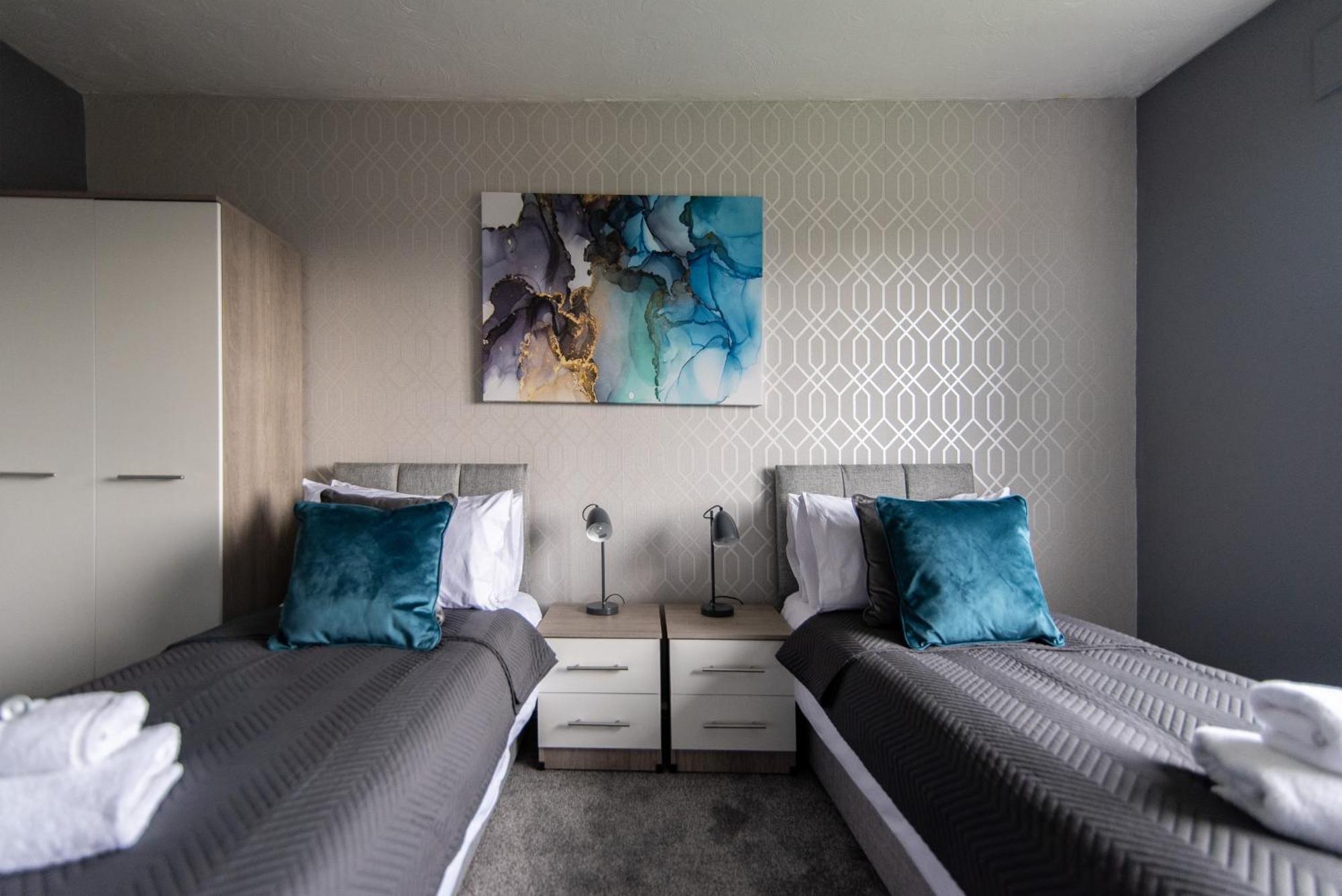 3 Bed Apartment - Perfect For Contractors Near Liverpool Airport Hale  Eksteriør bilde