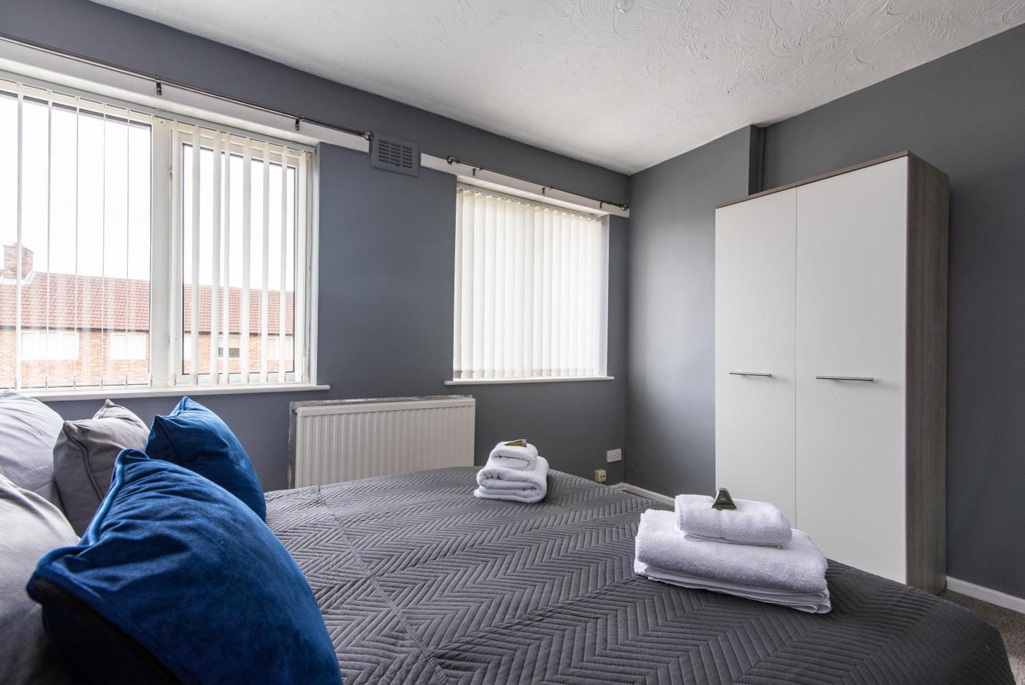 3 Bed Apartment - Perfect For Contractors Near Liverpool Airport Hale  Eksteriør bilde