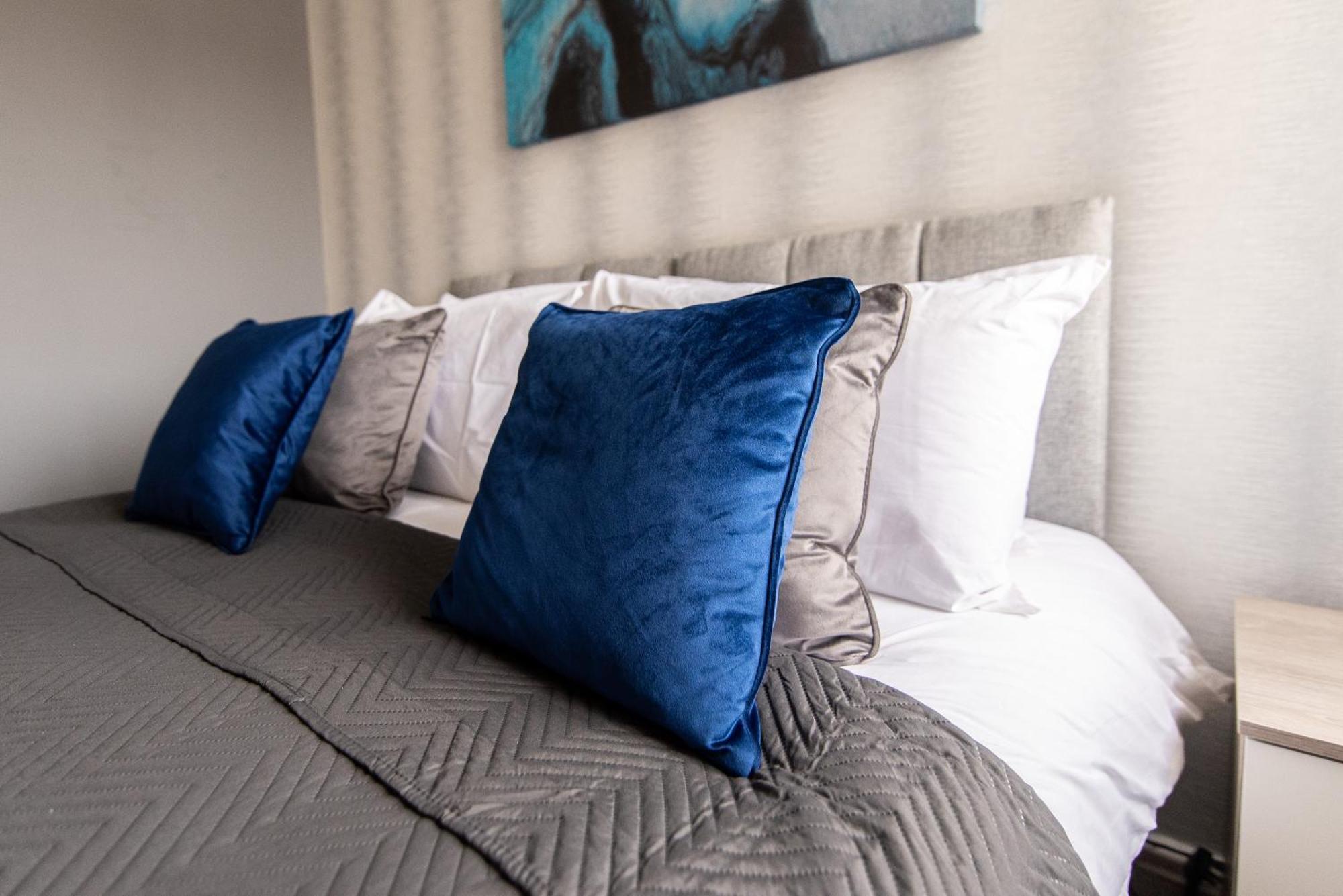 3 Bed Apartment - Perfect For Contractors Near Liverpool Airport Hale  Eksteriør bilde