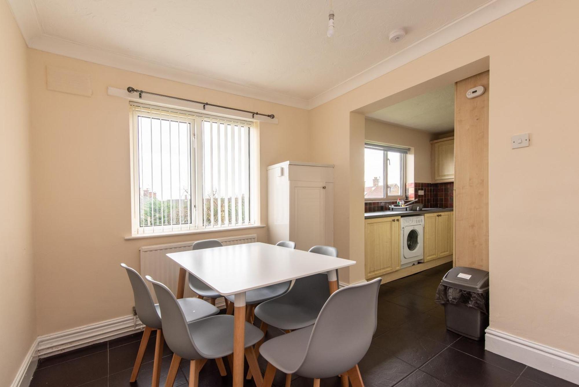 3 Bed Apartment - Perfect For Contractors Near Liverpool Airport Hale  Eksteriør bilde