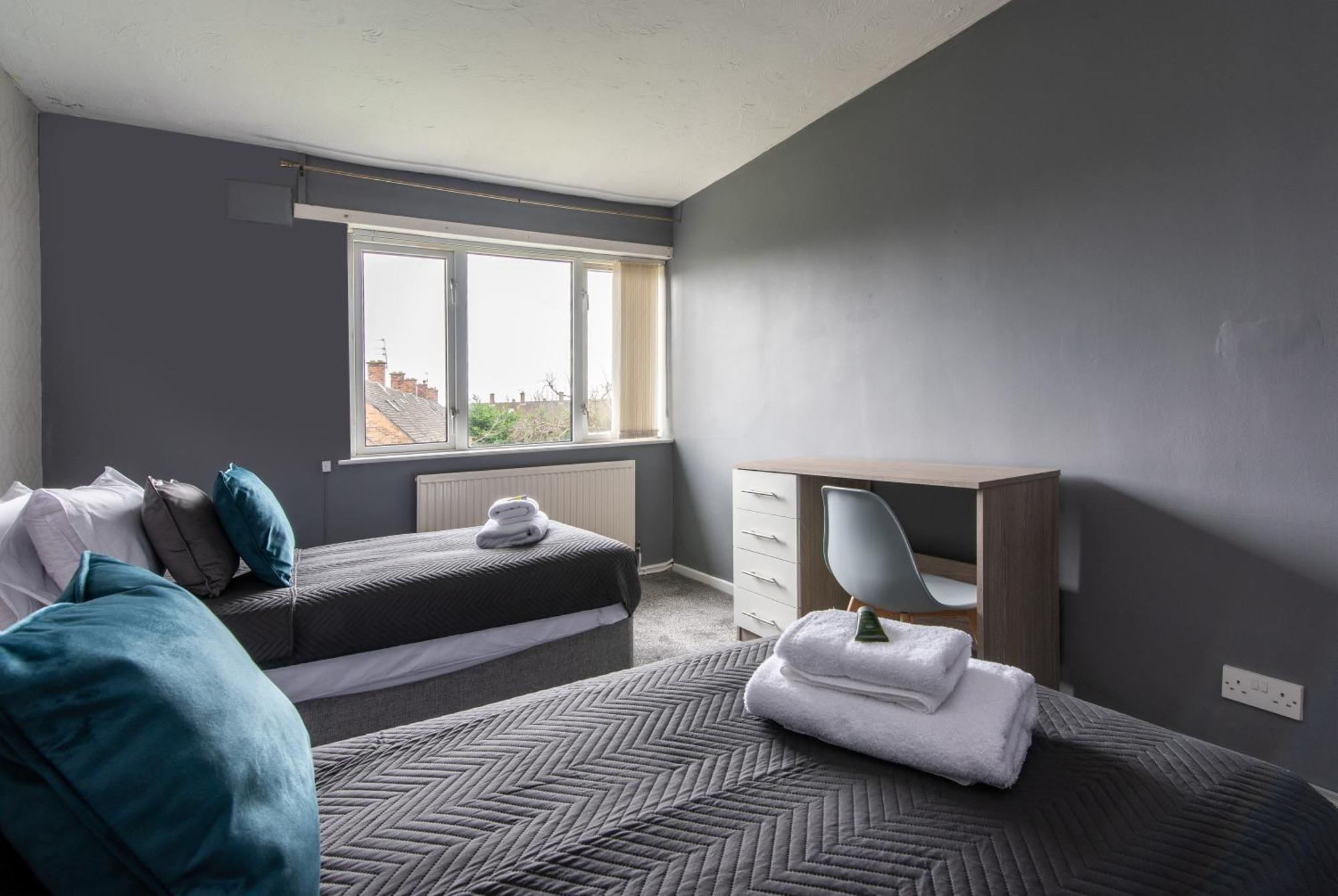 3 Bed Apartment - Perfect For Contractors Near Liverpool Airport Hale  Eksteriør bilde