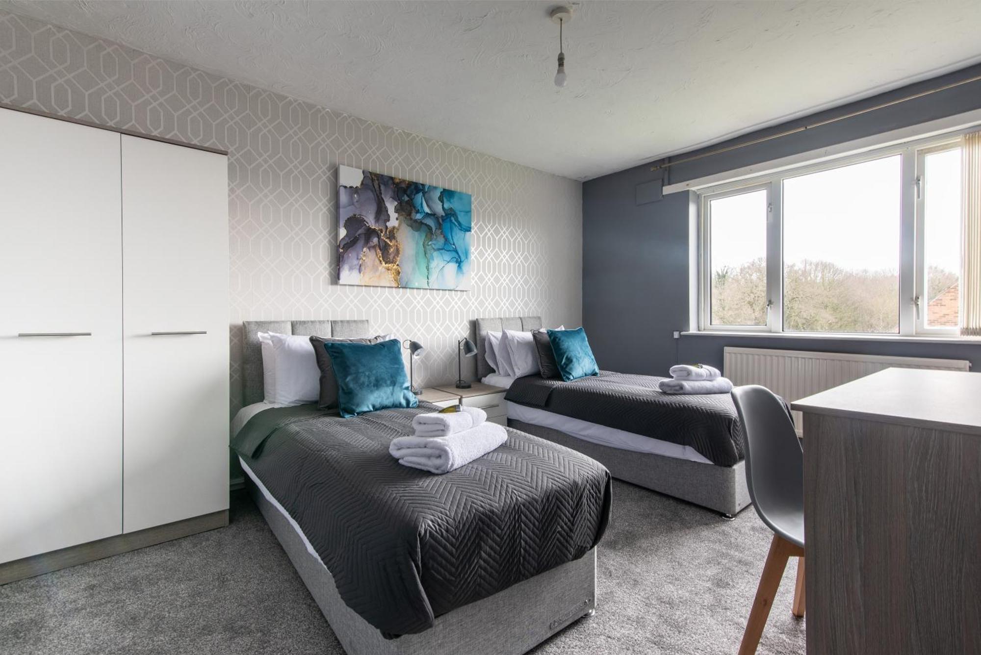 3 Bed Apartment - Perfect For Contractors Near Liverpool Airport Hale  Eksteriør bilde