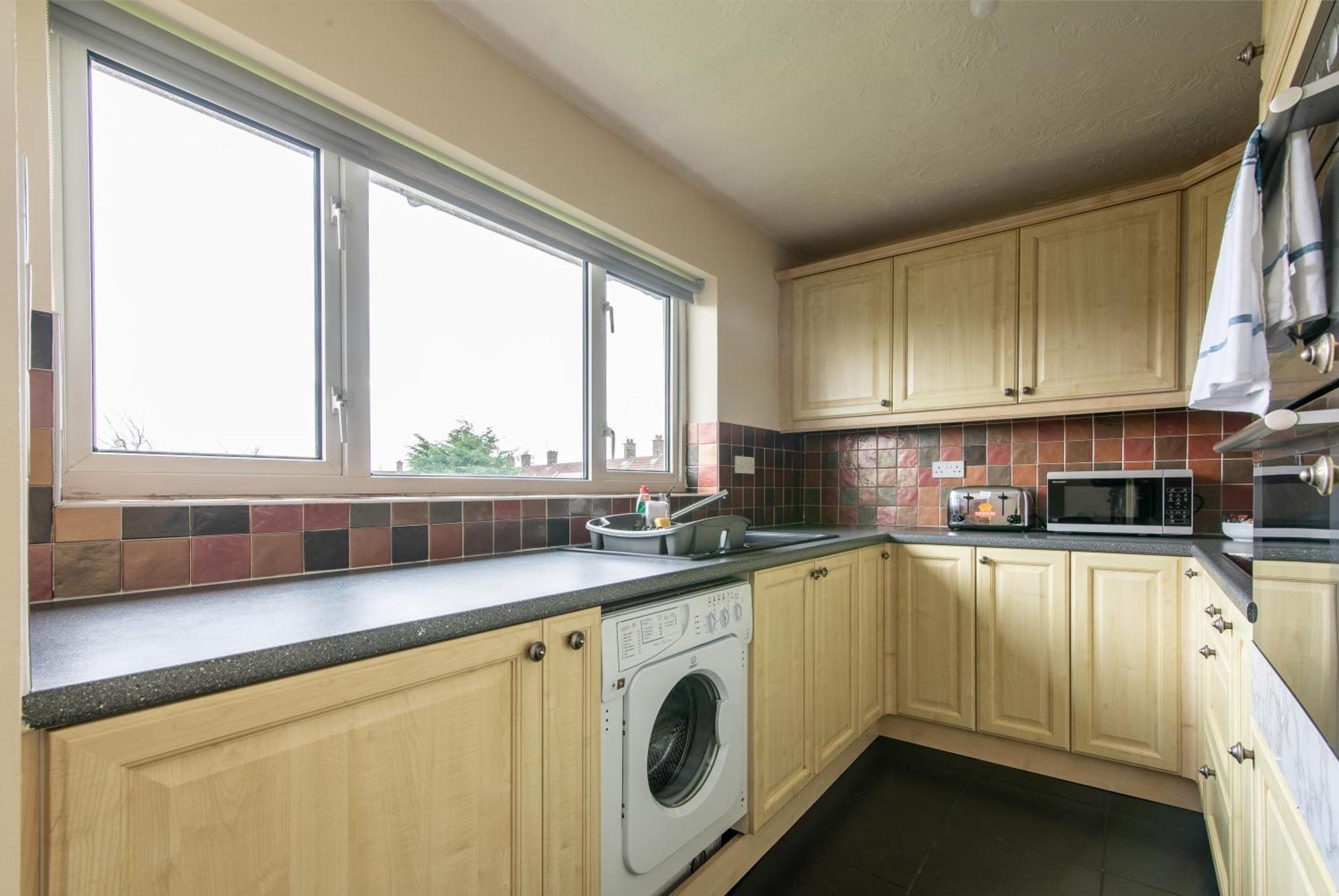 3 Bed Apartment - Perfect For Contractors Near Liverpool Airport Hale  Eksteriør bilde